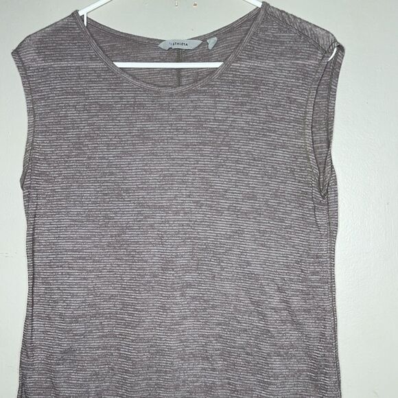 Athleta women’s sleeveless, athletic tank top size small - Picture 2 of 9